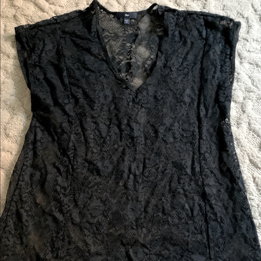 Gap Sleeveless Lace top. Size Medium.